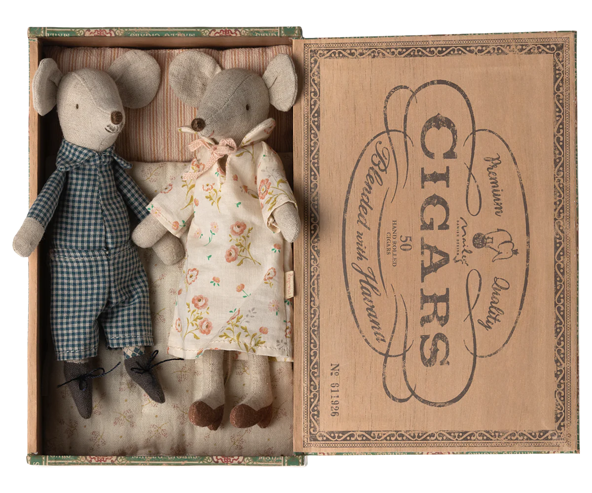 Oma und Opa Maus in Zigarrenbox Maileg